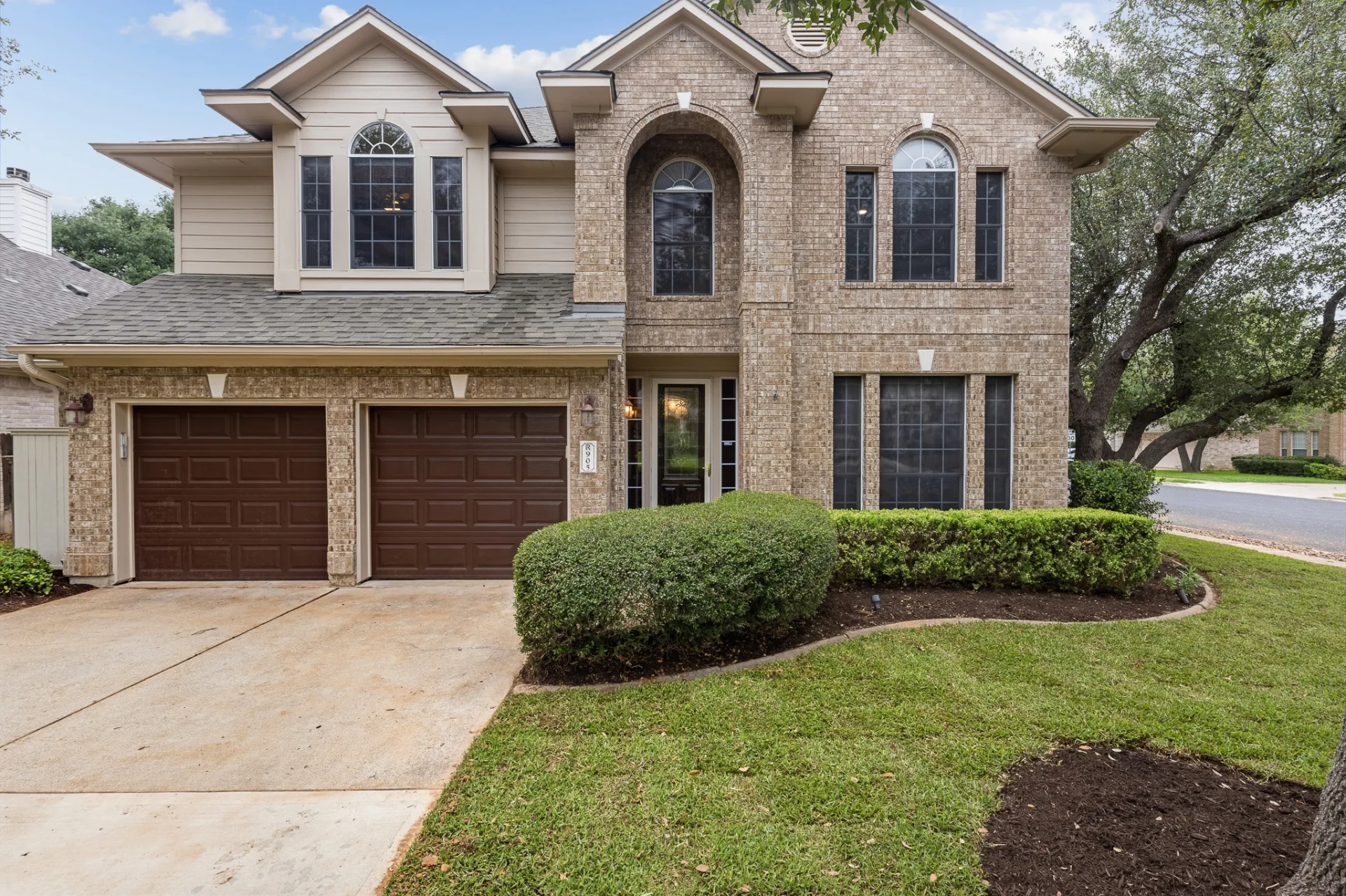 905 Brighton Bend Lane — front exterior